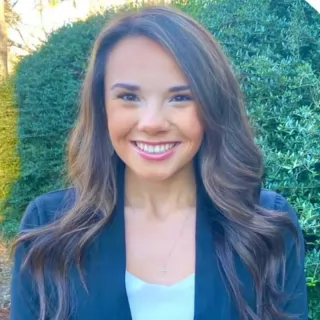 Maggie Zuelzke Land Real Estate Agent